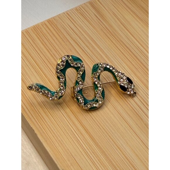 Crystal & Enamel Snake Brooch Pin Jewelry Gold-Tone Green & Clear Stones Gift Bo - Picture 5 of 5